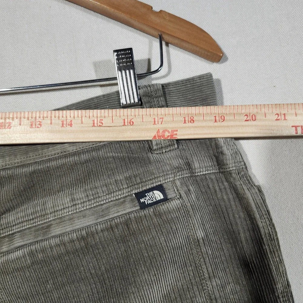 The North Face Cliff Rock Crag Pant Mens 38 Gray Corduroy Relaxed Straight Leg